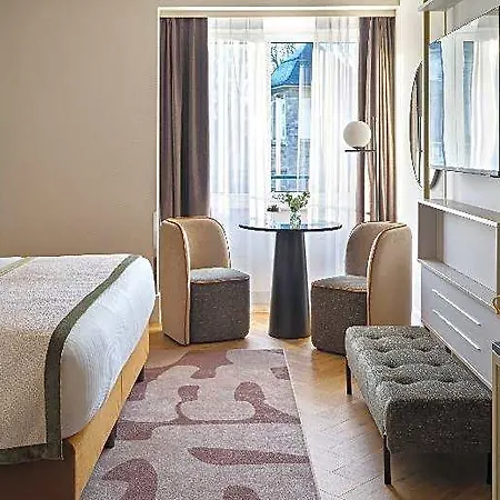 Hotel Leonardo